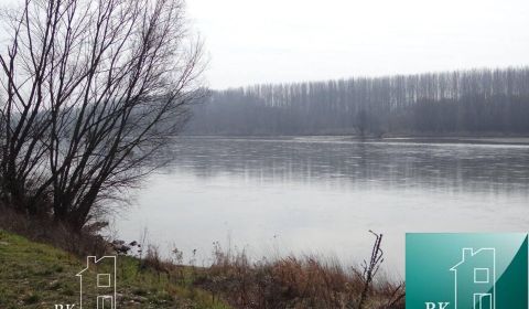 NOVÁ CENÁ !! GABČÍKOVO - NA PREDAJ rekreačný a lesný pozemok v panensk
