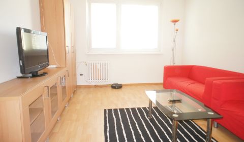 2-izb. byt, Mamateyova ul., Petržalka, izby samostatné