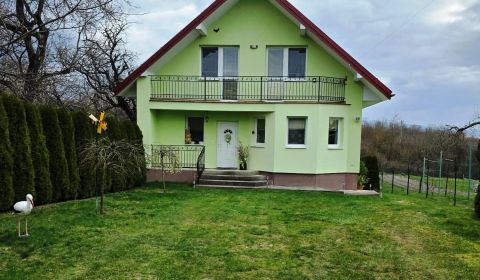 Poschodový rodinný dom v  obci Klokočov okr. Michalovce