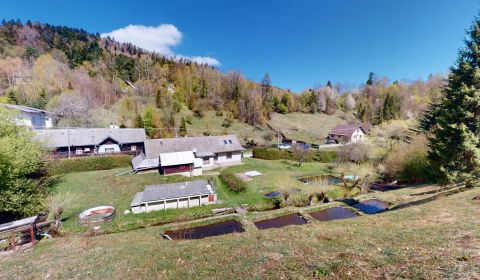 (1.692 m²) RYBIA FARMA S CHATOU V SRDCI PRÍRODY