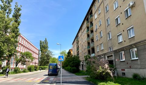 Na prenájom garsónka 19 m2, Bratislava, Ružinov, Jelačičova ulica
