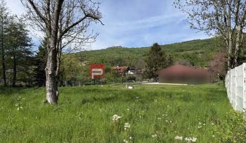 PREDAJ nádherný pozemok Borinka všetky siete + super výhľad
