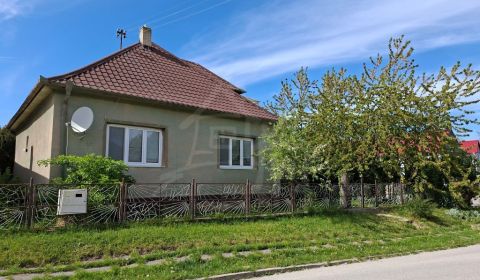 3-izbový rodinný dom po rozsiahlej rekonštrukcii (3 izby + manzarda) –