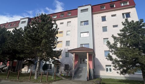 Exkluzívne ponúkame na predaj pekný 3-izbový byt vo Vajnoroch.