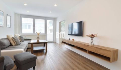 KRÁĽOVSKÝCH 82 m²: Kompletne zrekonštruovaný 3-izbový byt v centre Mar