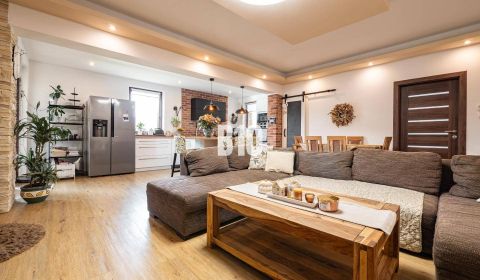 REZERVOVANÉ_Veľký 4,5 izb. RD s bazénom - Nitra, Lužianky