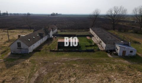 Výhodný hospodársky areál v obci Turá