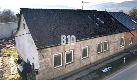 Rodinný dom na rekonštrukciu, 660m2 pozemok.