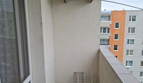 Predaj 2-izbového bytu 68 m2, T. Vansovej,  Nové Zámky