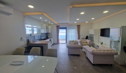 Chorvátsko, Pag – zariadené apartmány v 1.rade od mora, novostavba