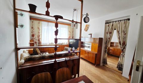 NA PRREDAJ 3 izbový byt Za poštou / Hlohovec