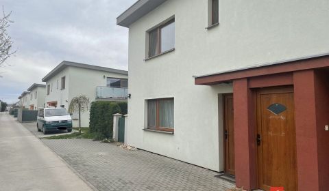 2 izbový byt 43m2, ul. Hradská, Bratislava - Vrakuňa