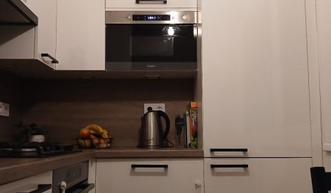Predaj kompletne prerobený 1 izbový byt, Nejedlého ulica, Dúbravka.