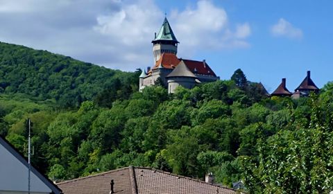 EXKLUZÍVNE: Dom s panoramatickým výhľadom na zámok a Malé Karpaty