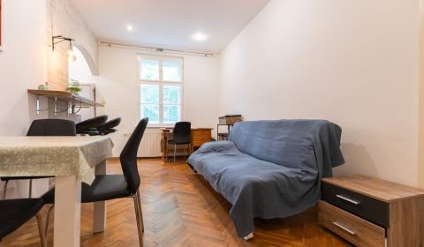 2-izbový byt v tichej lokalite, Staré Mesto