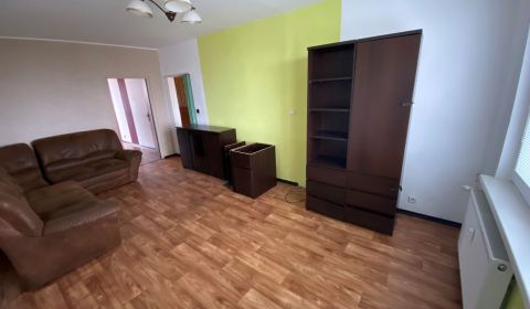 Na prenájom veľký 2-izbový byt v Rimavskej Sobote