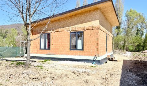 Novostavba moderného 4i rodinného domu v Štitároch