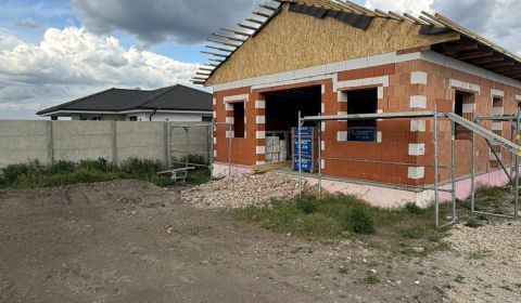 Na predaj 4-izb. rodinný dom, Bellova Ves