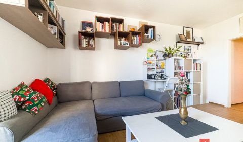 2-izbový byt s parkovaním a balkónom, Rača–Kadnárova, 55 m2