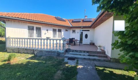 Na predaj unikátny, netradičný RD Komárno - Veľký Harčáš !