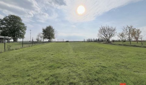 Pozemok na predaj, Čeľadice, 560 m2