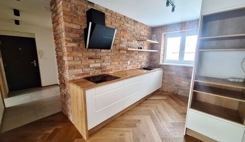 NA PRENÁJOM 2 IZBOVÝ BYT S BALKÓNOM, PREŠOV, UL. FR. KRÁĽA
