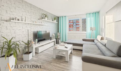 Na predaj priestranný 4-izb. byt s balkónom, Levice