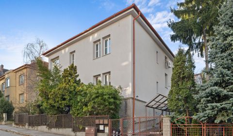 Staré Mesto »» Veľký 4 izbový byt iba 3min peši od hradu 