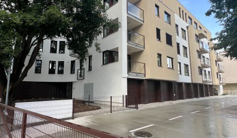 Ex. prenájom lux. 3 iz bytu s terasou v centre Piešťan Rezervovaný