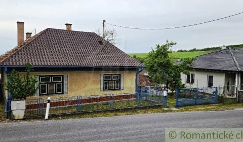 Rodinný dom v tichej obci Ipeľské Úľany, okres Levice