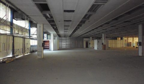 MASARYKOVA: 3,50 €/m2 - VOĽNÉ SKLADOVACIE priestory - cca 2.400 m2 