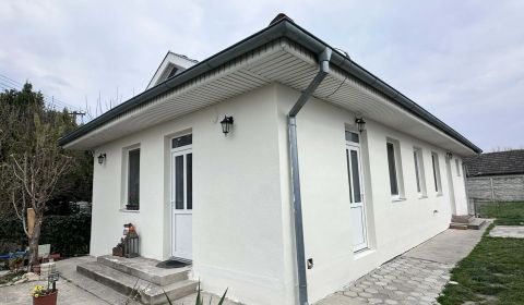 ☎️ 0918/197 701  Predám 3 izbový rodinný dom  v obci Ohrady iba 7 km o