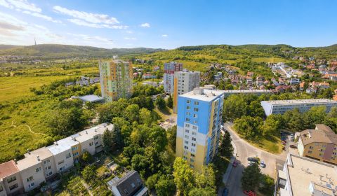 SADMELIJSKÁ, 3-i byt, 71 m2 - pôvodný stav, pár krokov od prírody 