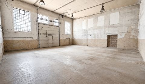Prenájom výrobéhoj alebo skladového priestoru 460 m2 v Žiline