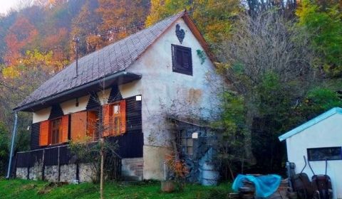 Chalúpka na lazoch v obci Valaská Belá na predaj