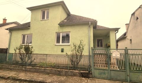 Starší rodinný dom na predaj