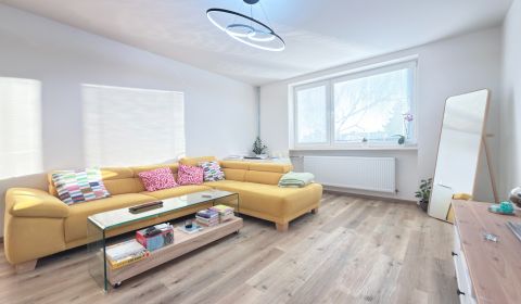 Na prenájom veľký 3i byt s garážou - Chrenová