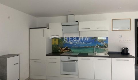Na prenájom príjemná garsónka v tichej lokalite, Senica