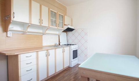 Veľký 2-izbový byt s balkónom na ul. Nábrežná, Nové Zámky – 64,81m2