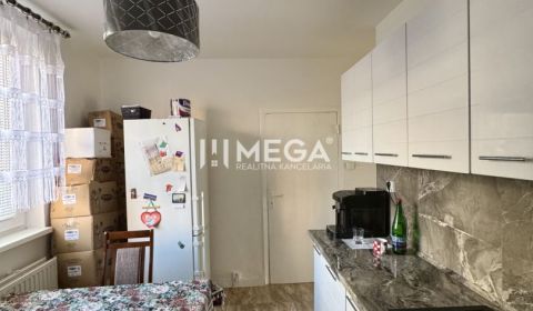 Na predaj 3 izbový byt s balkónom na sidl. pod Sokolejom v Humennom