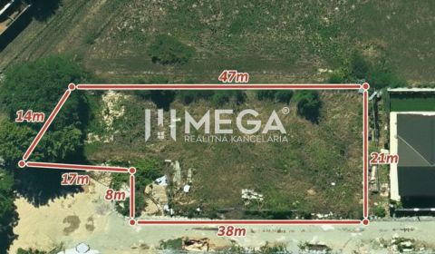 NA PREDAJ: Exkluzívny stavebný pozemok v Košiciach – Barca 957 m²