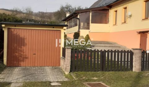 NA PREDAJ RODINNÝ DOM S VINÁRNIČKOU GIGLOVCE okr. VRANOV n/T