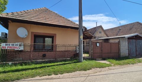 Útulný rodinný dom 2+1+kúpeľňa s udržiavaným pozemkom 671m2 - Bešeňov