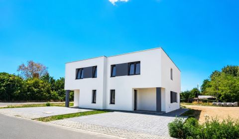 ZĽAVA NA  4 izbový RD, ÚP 128 m2 S TEP. ČERPADLOM, POZEMOK 405 m2