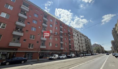 PREDAJ 4-izbový byt s 2 balkónmi Staré Mesto - Krížna 95m2