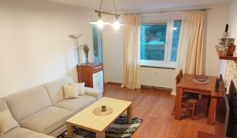 Prenájom: 3 izbový byt 70m2 loggia + parkovanie
