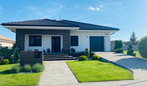 Nadštandardný 4 izbový RD vo Veľkých Dvorníkoch
