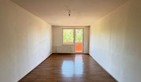 Výhodná ponuka! Predám 2 izbový byt s balkónom v Nových Zámkoch