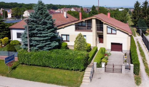 PREDAJ 6-IZBOVÝ DVOJGENERAČNÝ RD - VODERADY 1130 M2
