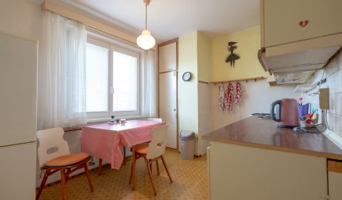 VEĽKÝ - 3i 76 m2 + loggia - Nová Dubnica